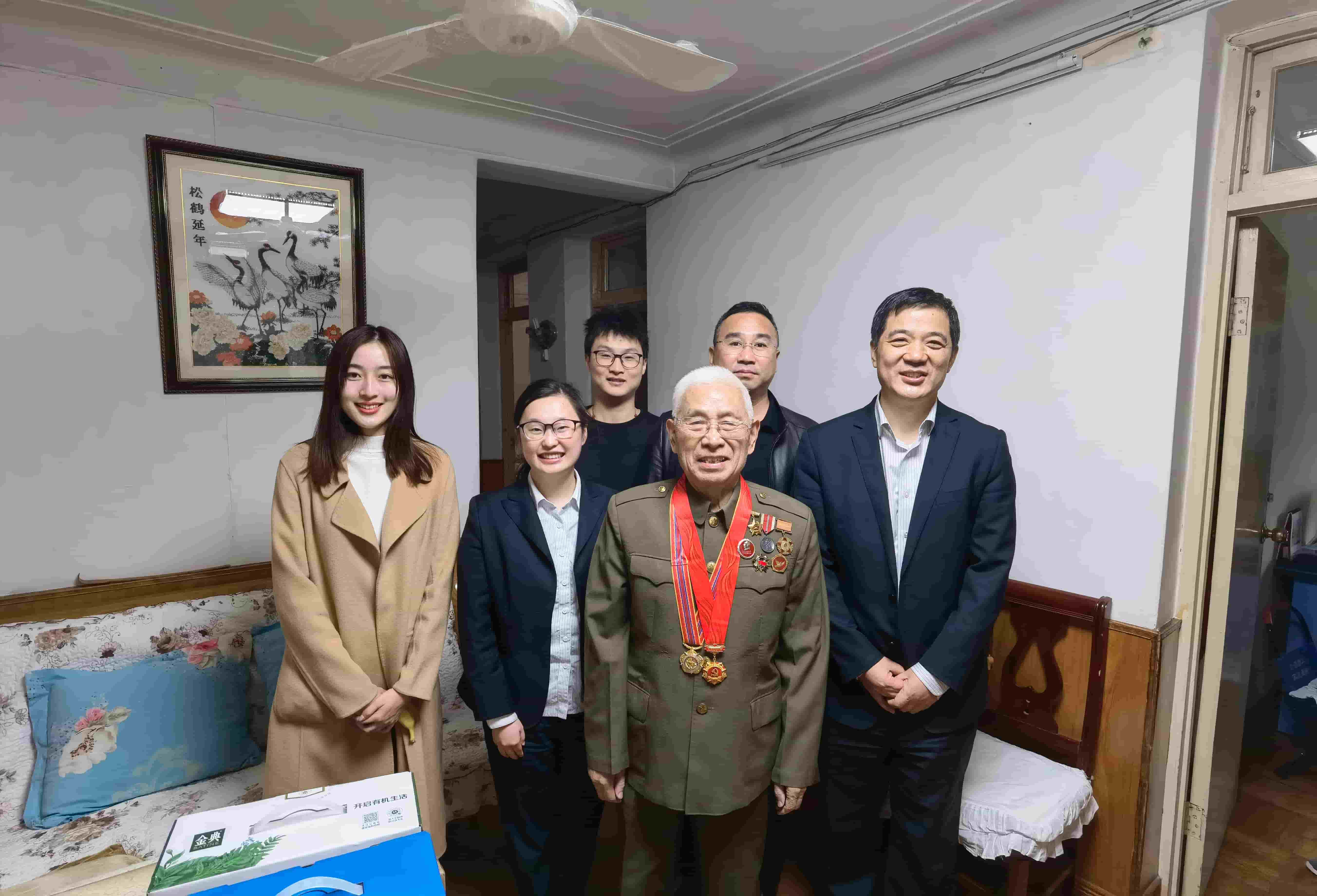 freecompress-2021年11月19日，東華科技聯合合肥市軍隊離退休干部第四干休所黨支部，看展“憶黨史、悟初心、擔使命”主題活動