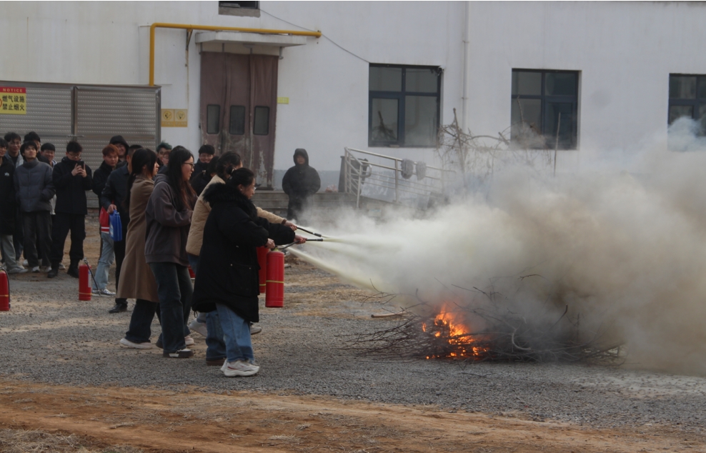 殷都區(qū)人民醫(yī)院河南護理職業(yè)學(xué)院聯(lián)合培養(yǎng)學(xué)校進行消防演練和培訓(xùn)