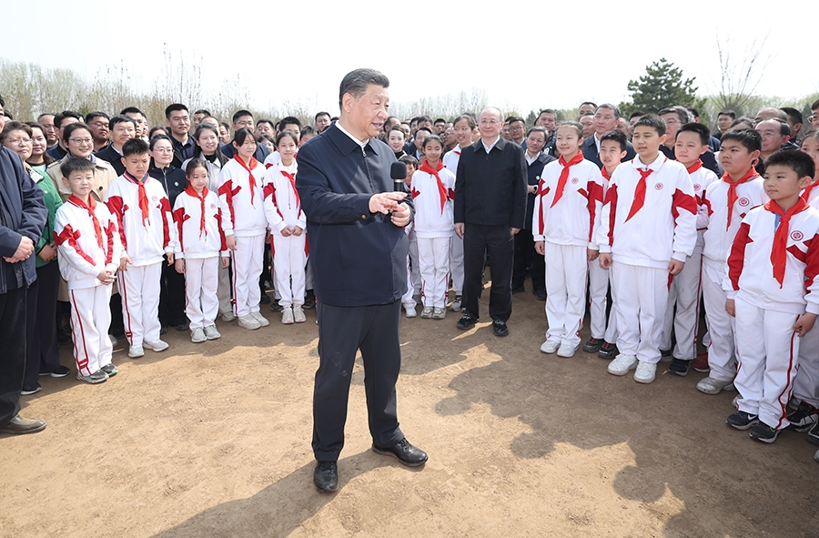 黨和國家領導人參加首都義務植樹活動