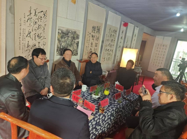 中國散文學(xué)會(huì)名譽(yù)會(huì)長、著名作家石英先生走進(jìn)古都安陽